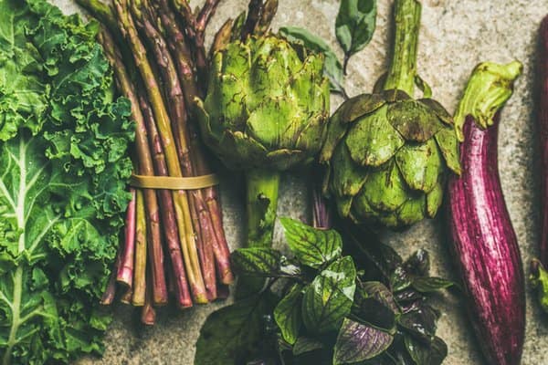 The Complete Guide to Seasonal Produce for Nutrition, Health, and Wellness Coaches
