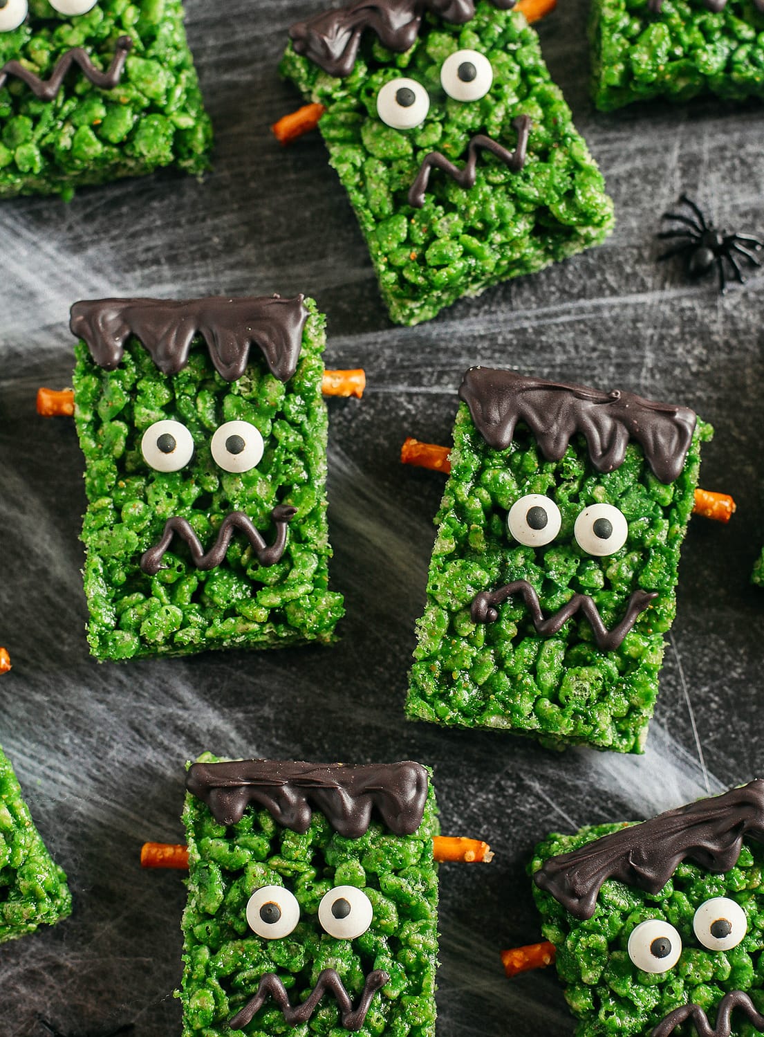 Delicious, melt-in-your-mouth spooky Frankenstein Rice Krispie Treats made healthier with creamy peanut butter, honey and vanilla easily made in just 15 minutes!  The perfect treat for Halloween that your kids will love!